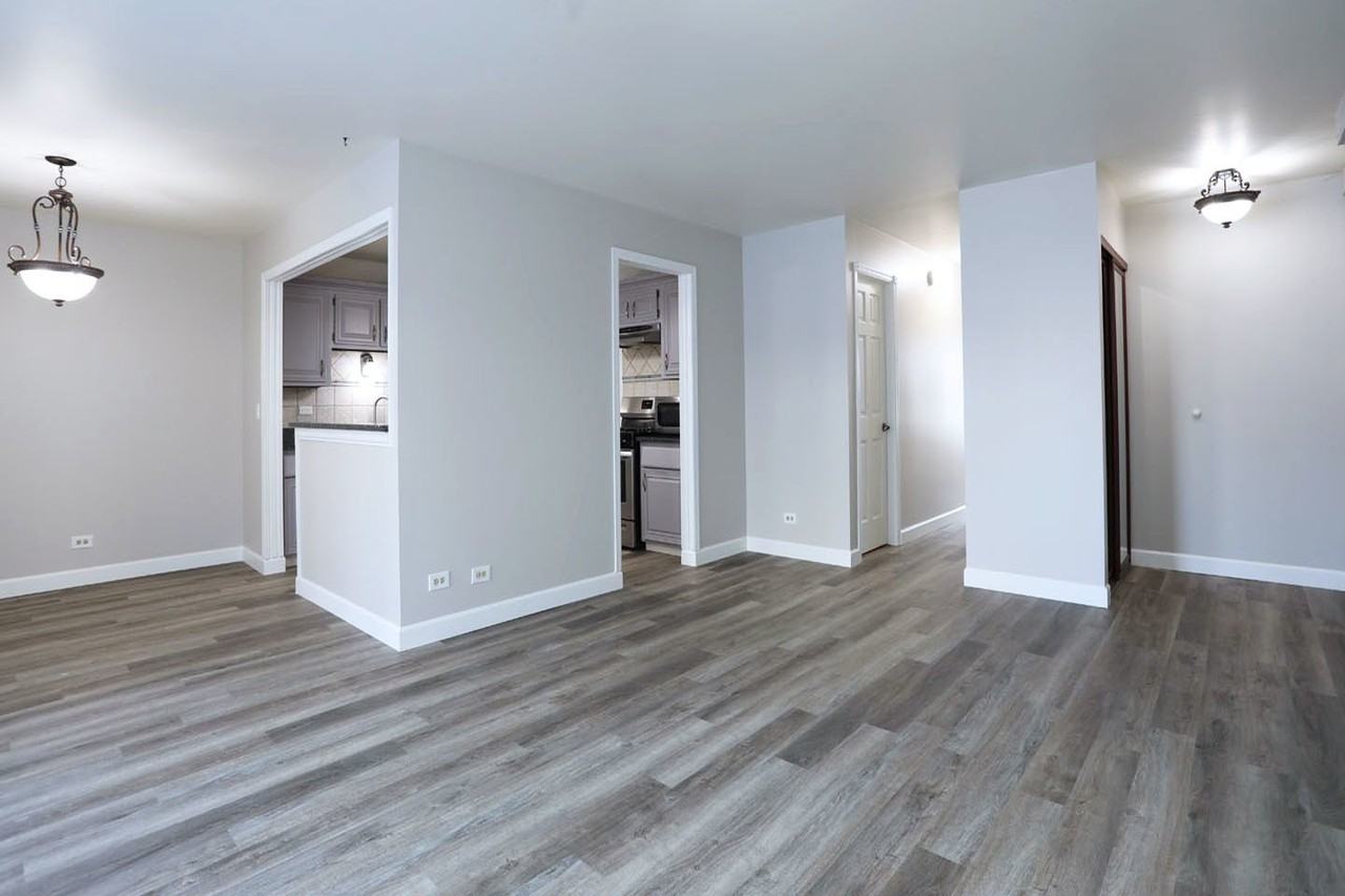 236 Deerpath Ct Unit B1 #B1 - Photo 3 of 19