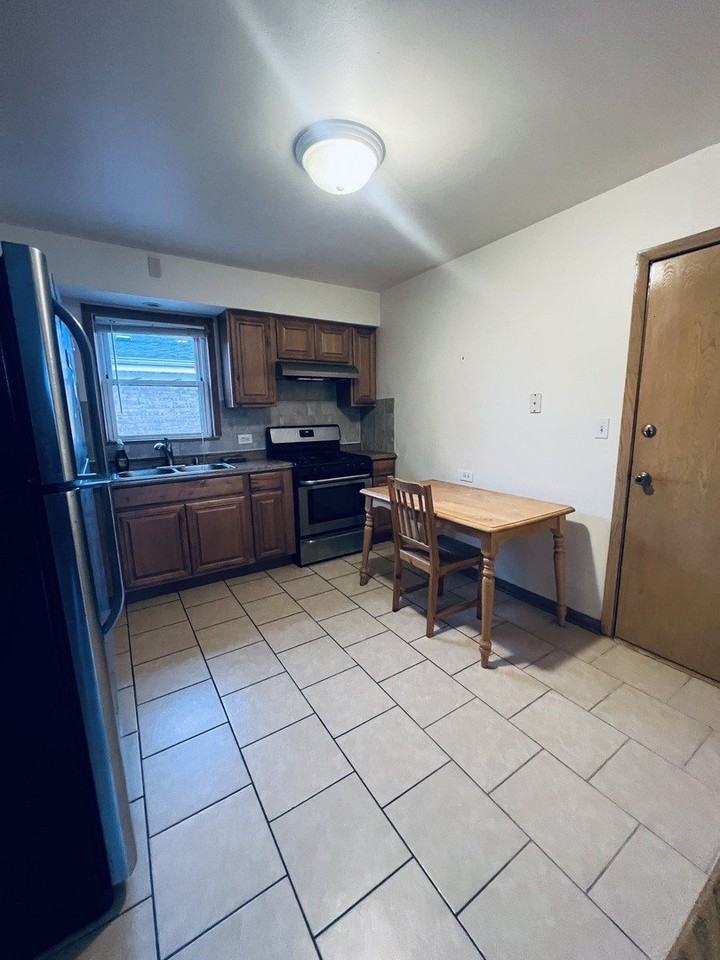 3954 N Pioneer Ave Apt 2s #2S - Photo 3 of 10