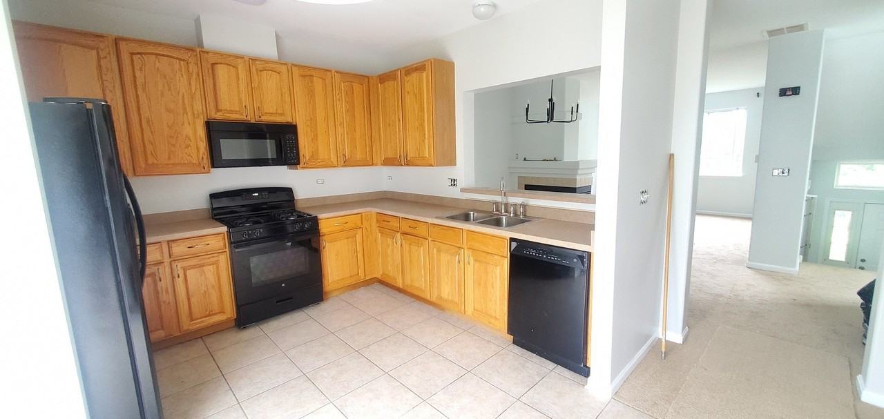 587 S Parkside Dr Unit 587 #587 - Photo 2 of 9