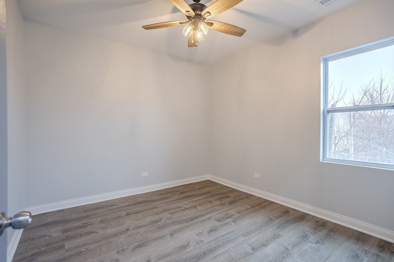 1013 W 18th Pl Unit 2r #2R - Photo 7 of 12