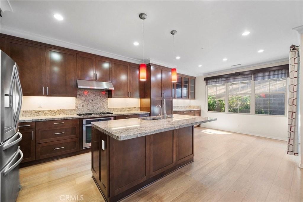 206 Bancroft - Photo 4 of 26