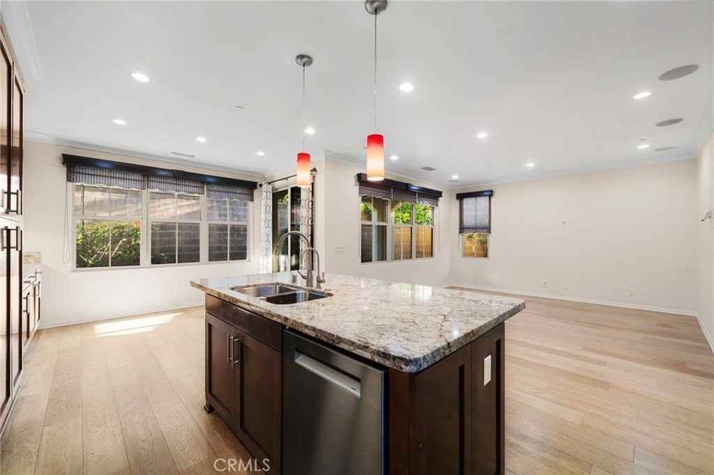 206 Bancroft - Photo 5 of 26