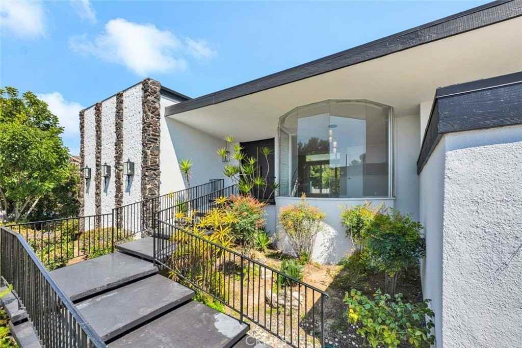 4338 Fairway Dr - Photo 4 of 47