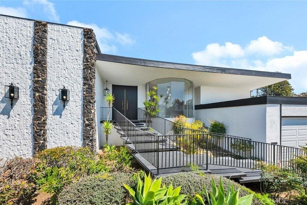 4338 Fairway Dr - Photo 5 of 47