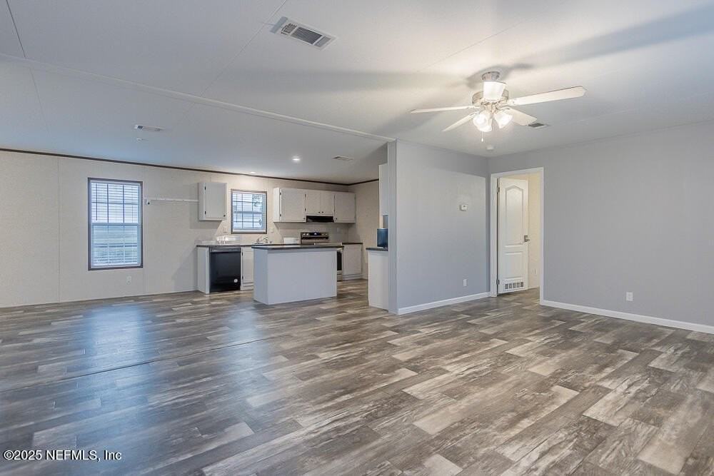 15472 Shark Rd W - Photo 6 of 31