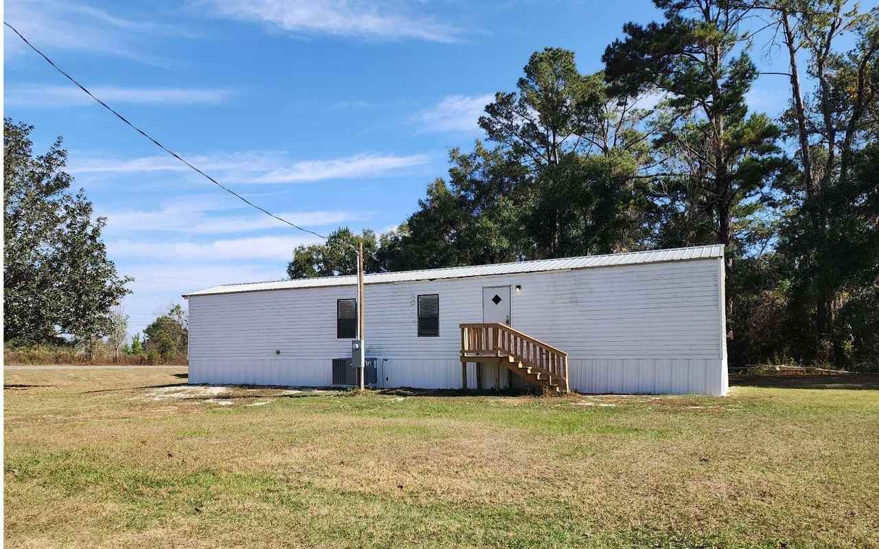 125 Sw Endeavor Ct - Photo 2 of 17