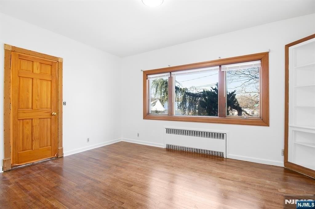 17 Bogert St - Photo 4 of 17