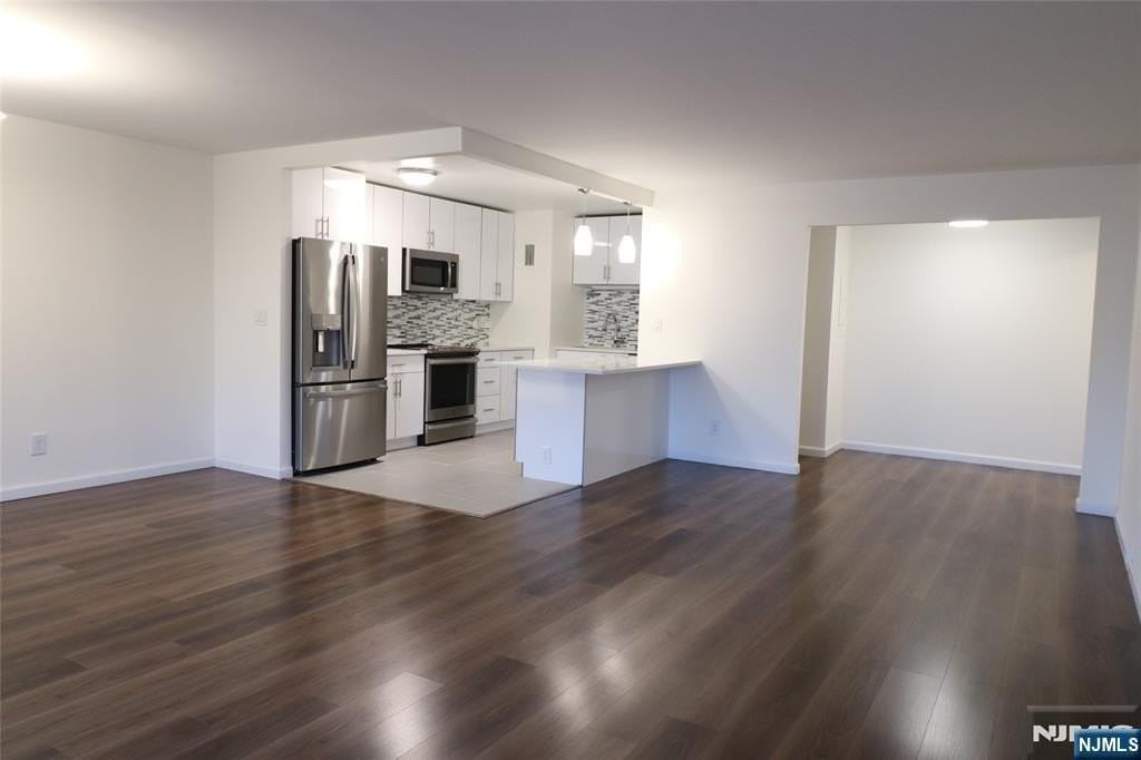 1600 Center Ave Apt 12c - Photo 4 of 34