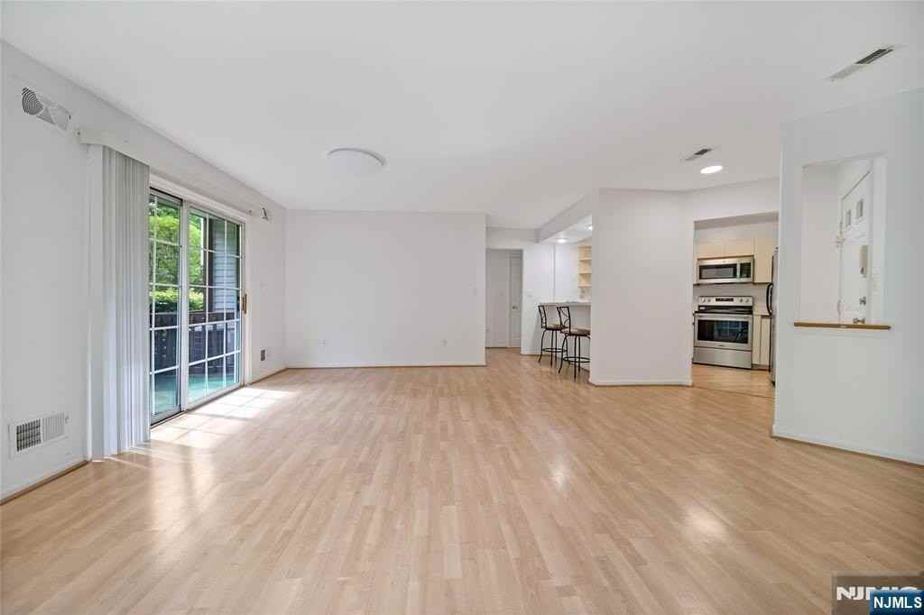 1449 Teresa Dr - Photo 6 of 29