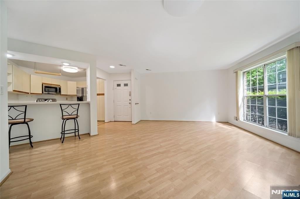 1449 Teresa Dr - Photo 7 of 29