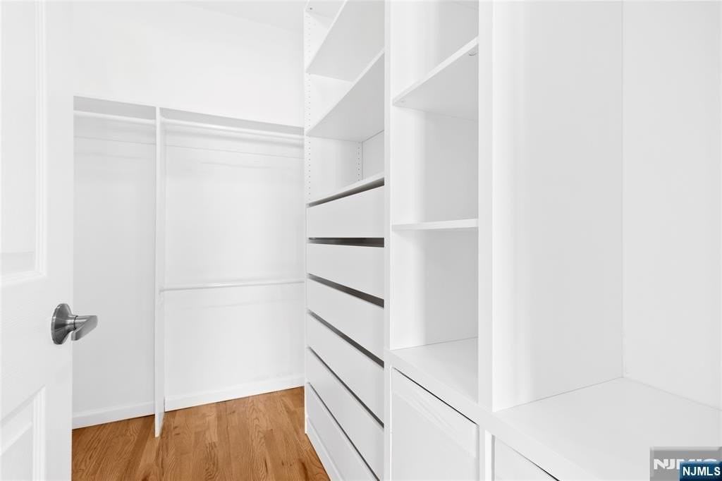 43 Howe Ave - Photo 5 of 14