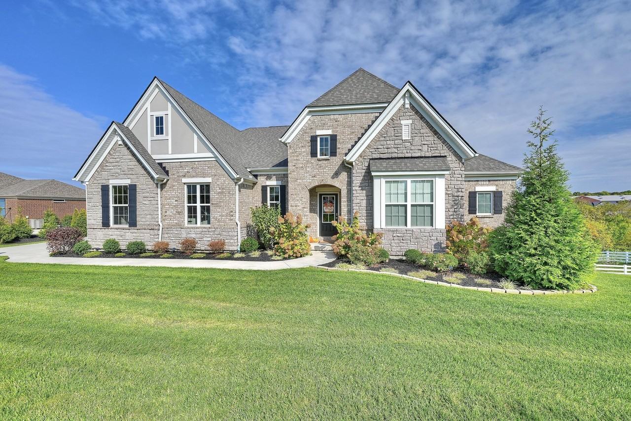 1890 Williams Rd - Photo 2 of 47