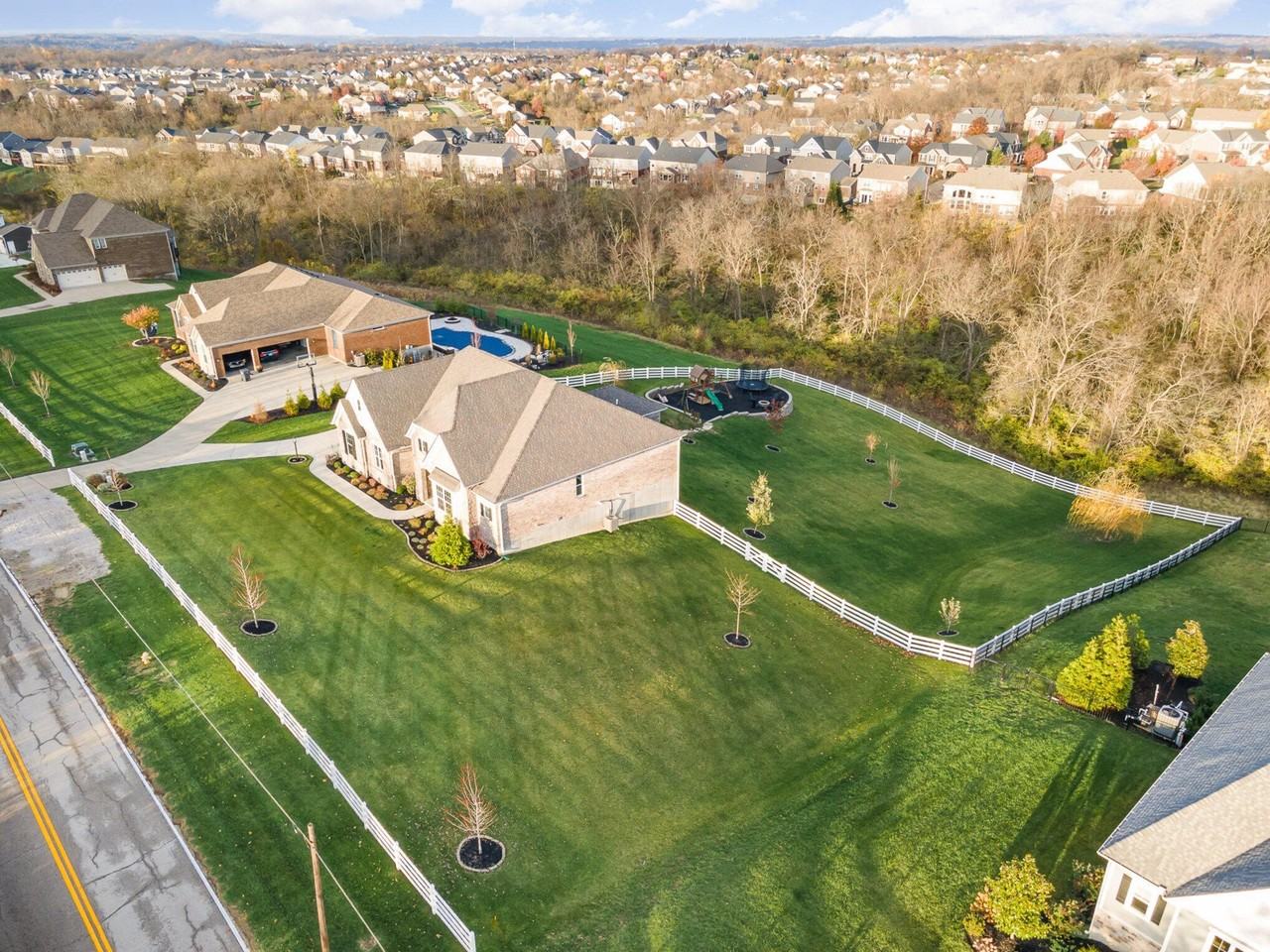 1890 Williams Rd - Photo 5 of 47