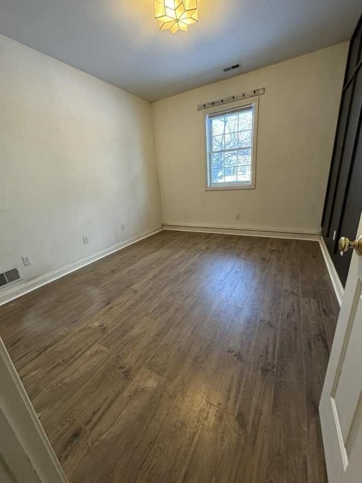95 Court St #6 - Photo 4 of 8