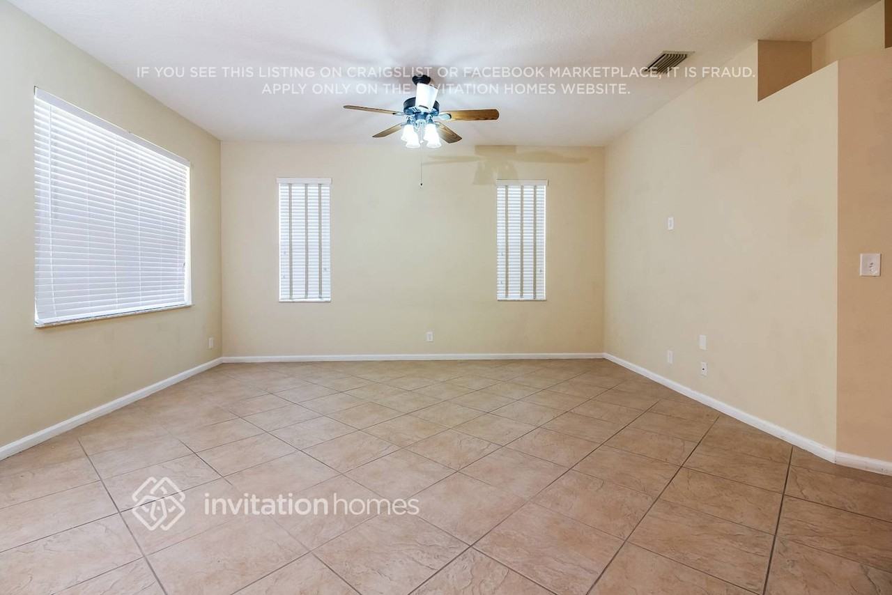 1324 Fishers Pl - Photo 4 of 25