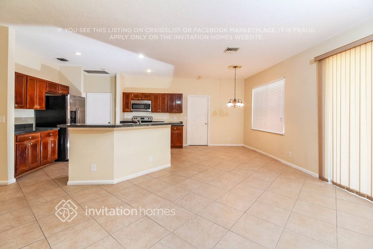 1324 Fishers Pl - Photo 6 of 25