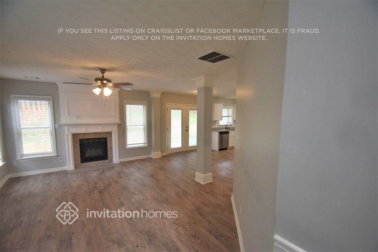 2546 Plymouth Way - Photo 4 of 12