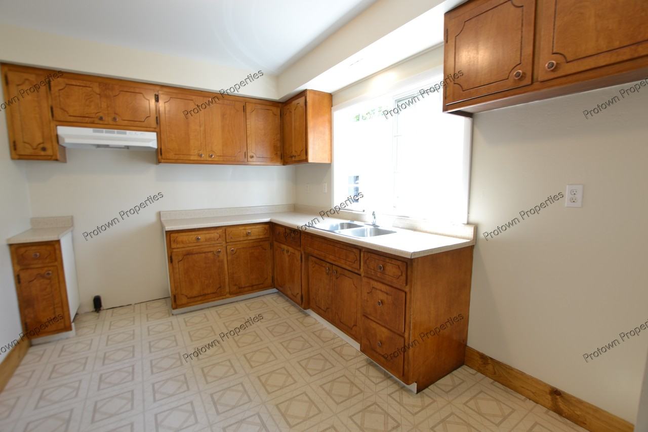 617 East Baltimore Street - Photo 4 of 7