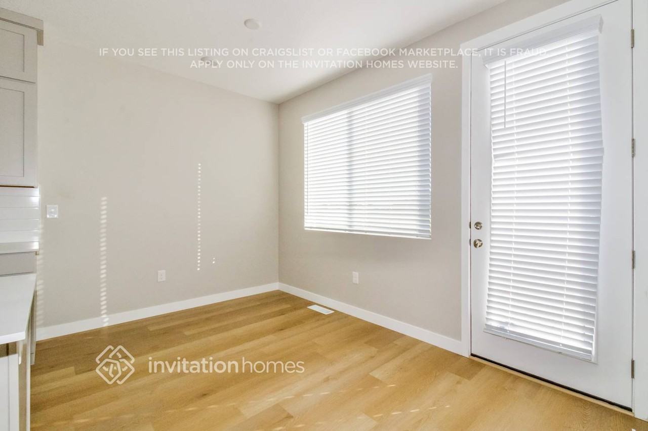 6061 W Lower Brook Ln - Photo 7 of 17