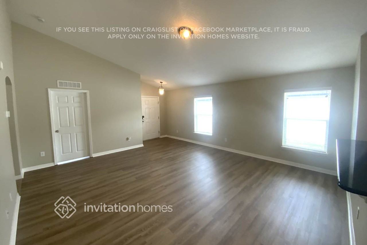 4631 Cypress Landing Ln - Photo 3 of 14