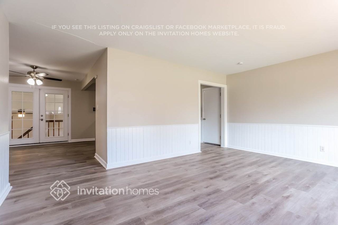 2727 S Stuart St - Photo 5 of 18