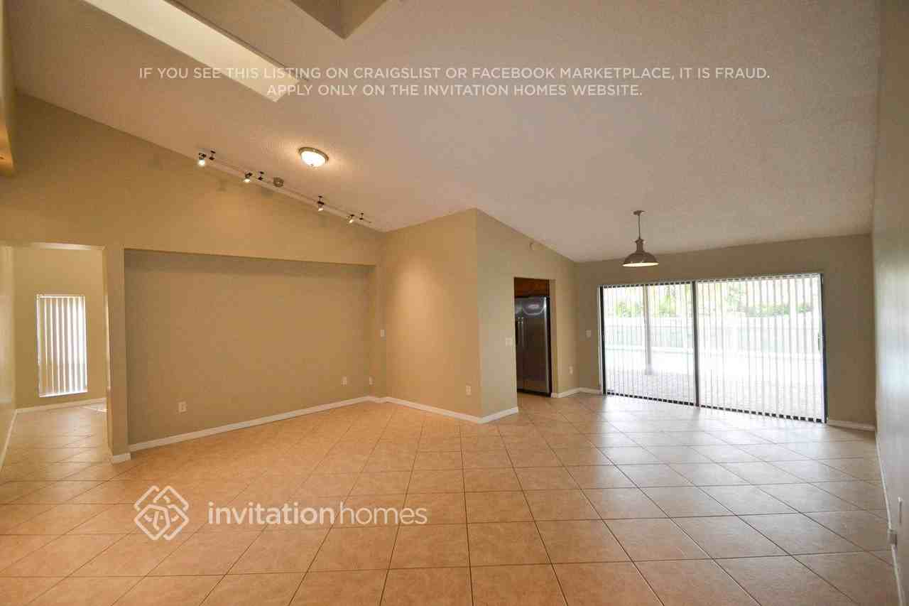 9701 Nw 14th St - Photo 3 of 16