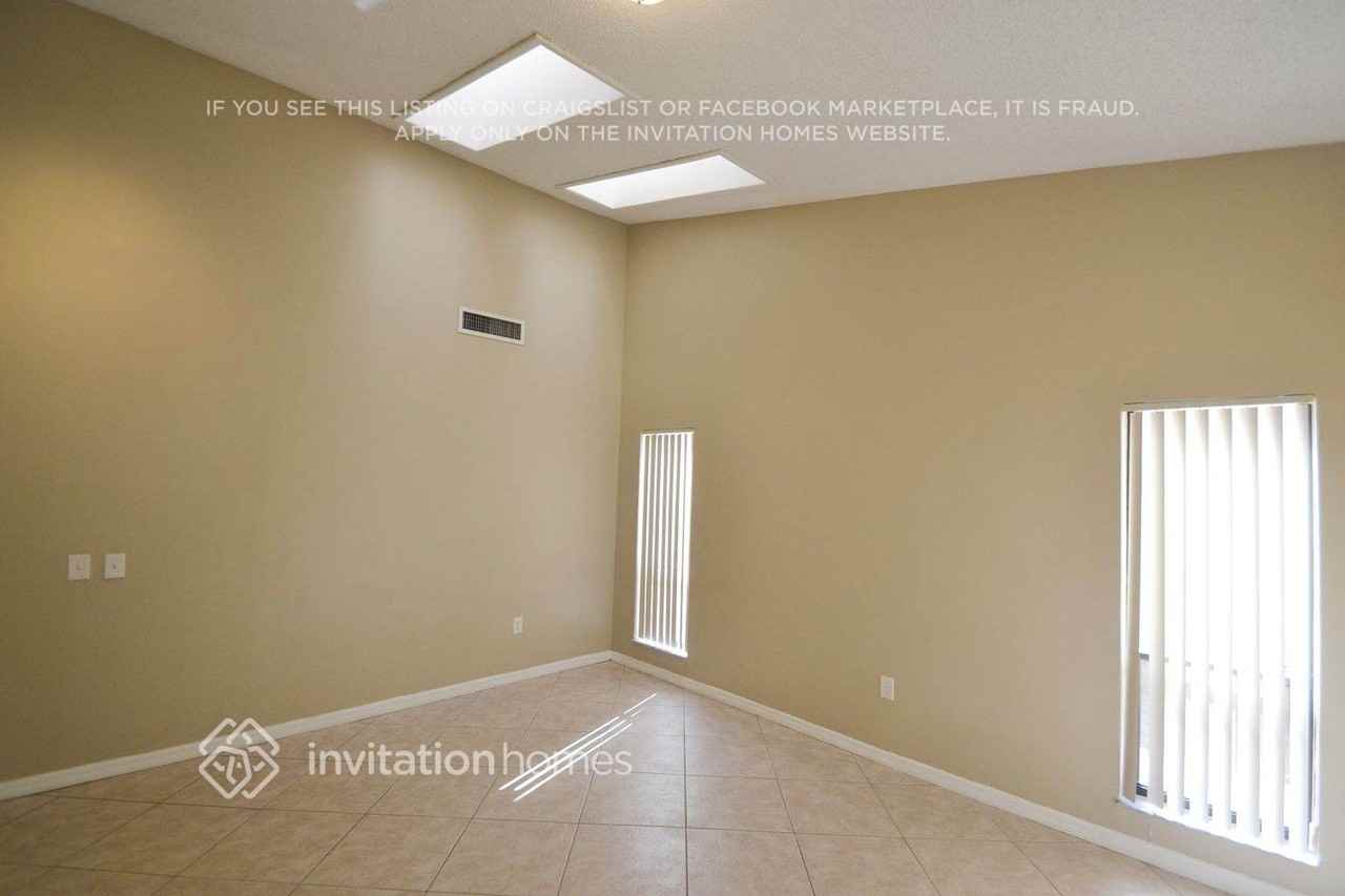 9701 Nw 14th St - Photo 7 of 16