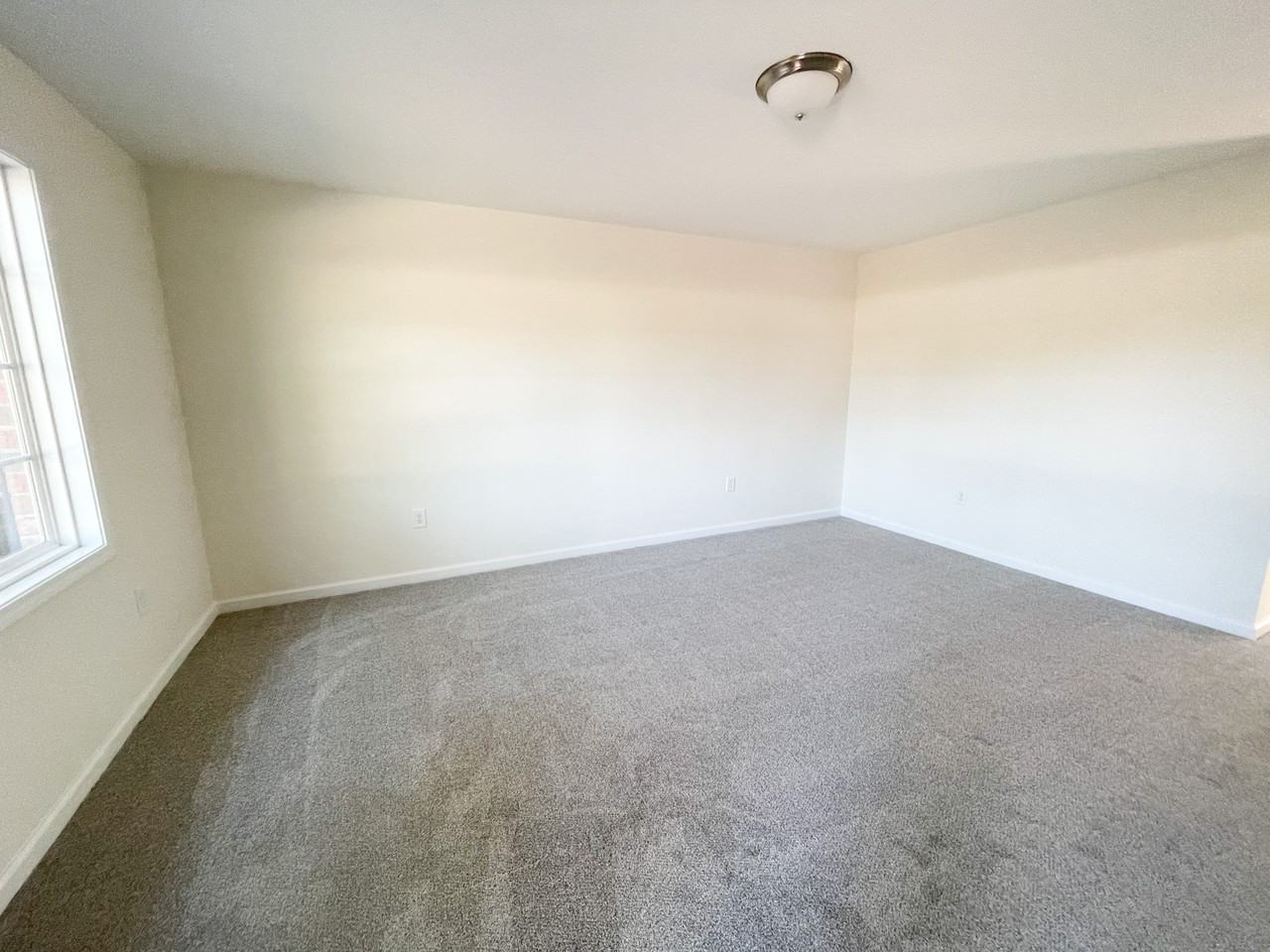 1912 Devonwood Dr #1 - Photo 4 of 16