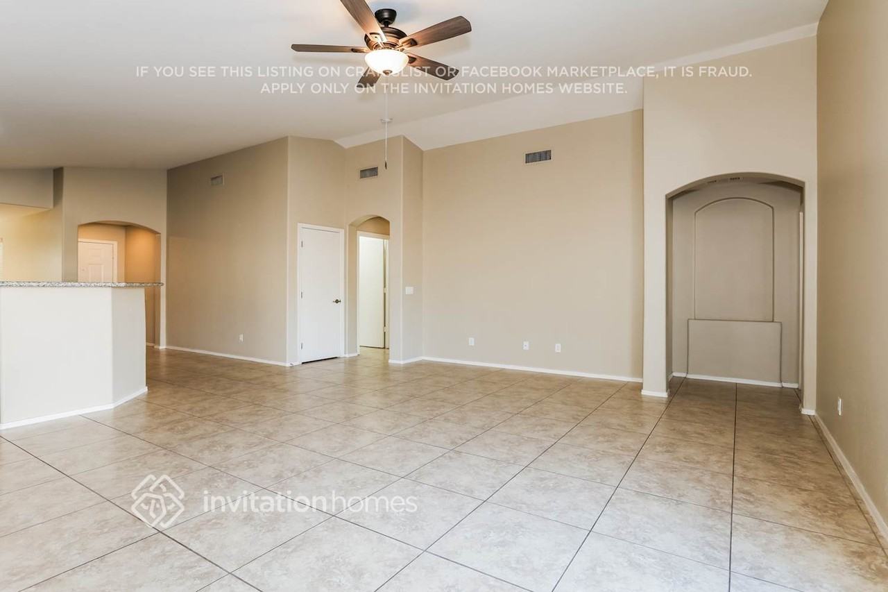 1932 W Nancy Ln - Photo 3 of 17