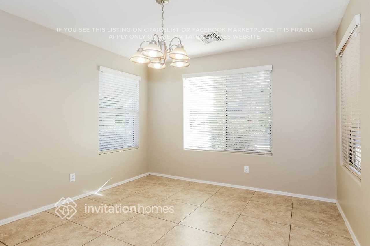 1932 W Nancy Ln - Photo 6 of 17