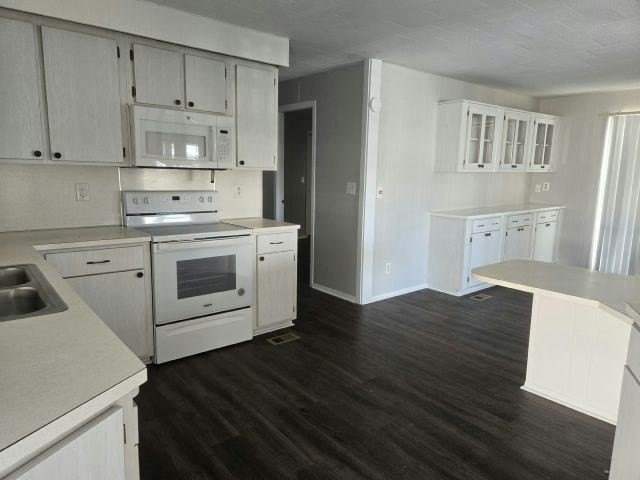 410 50th Avenue Dr W #111 - Photo 4 of 5