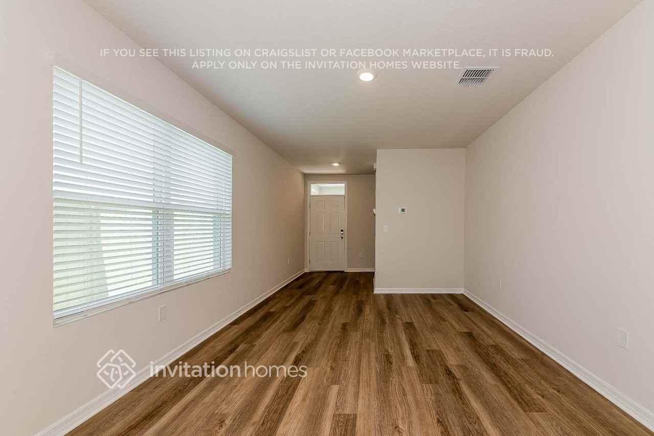 22505 Hidden Palms St - Photo 4 of 18