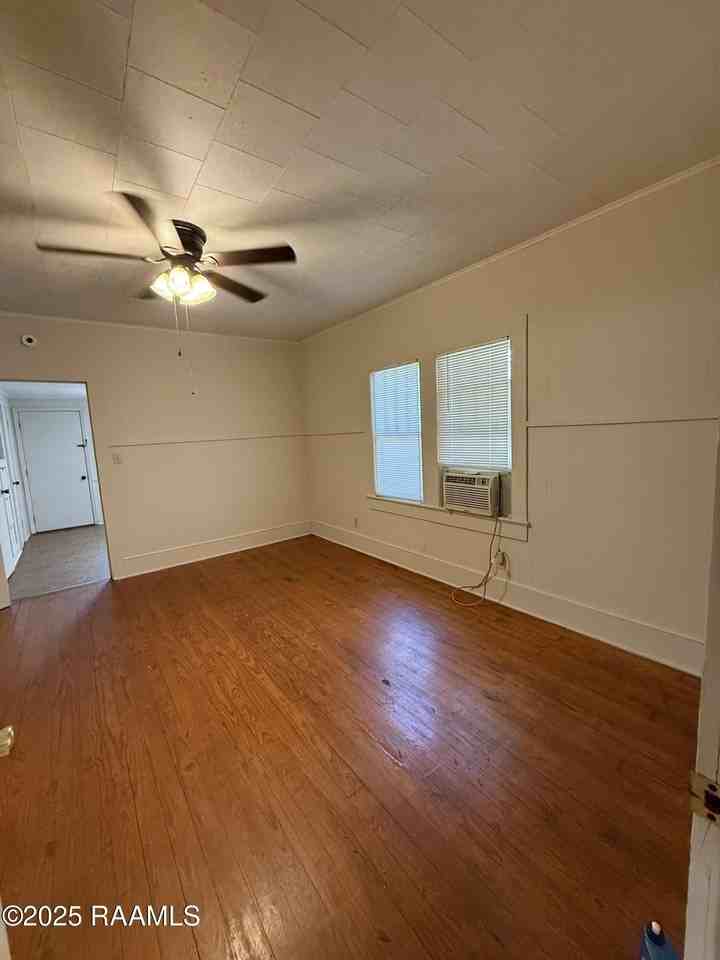 109 Doris St - Photo 7 of 17