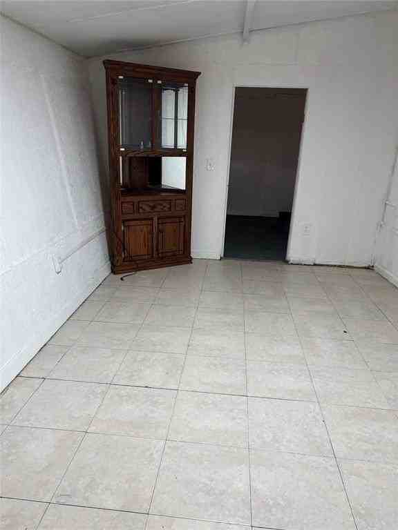 8556 Berkley Dr - Photo 6 of 17