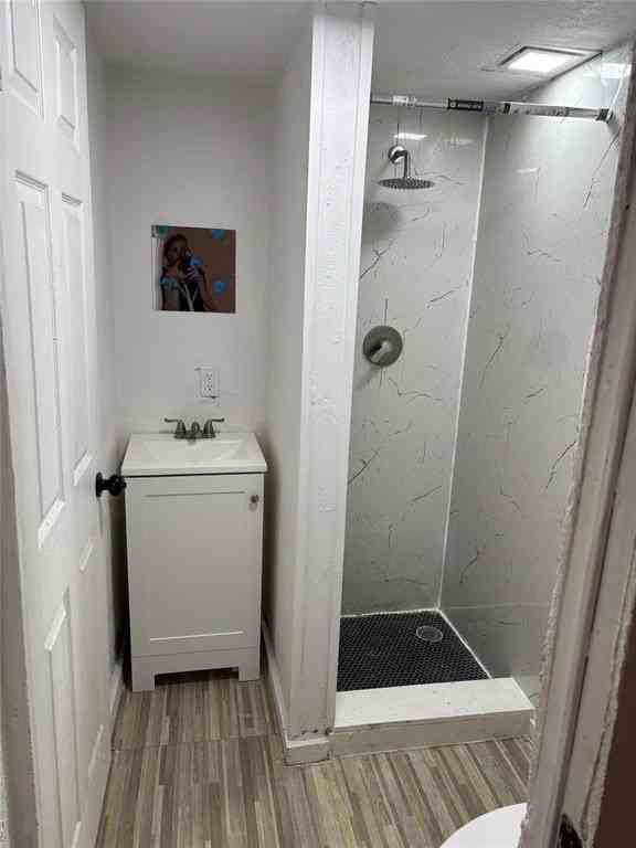 8556 Berkley Dr - Photo 7 of 17