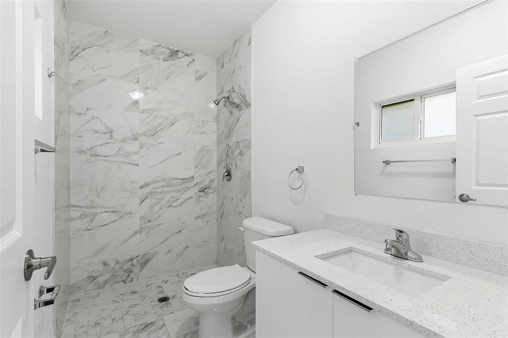 1244 Nw 71st St - Photo 7 of 11