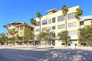 435 N Andrews Ave #402 - Photo 1 of 1