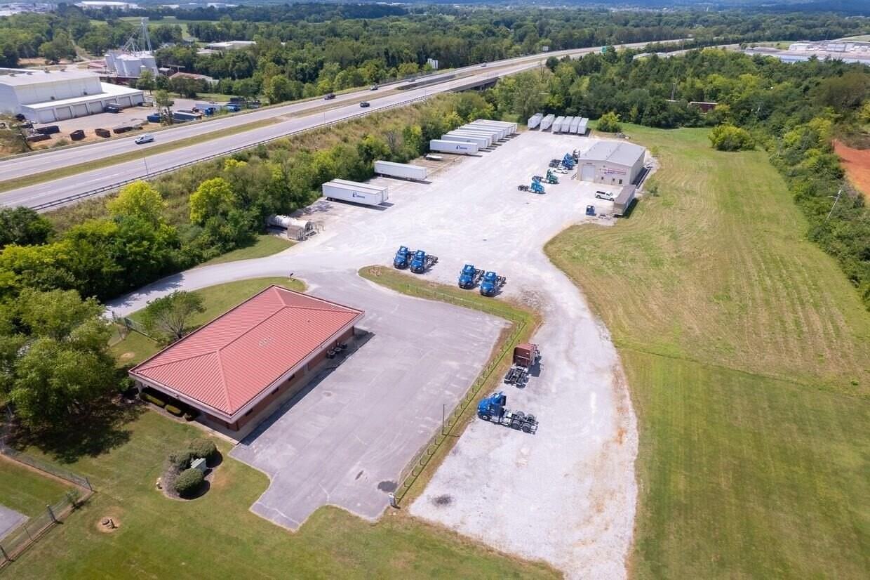 100 Cedar Way - Photo 3 of 5