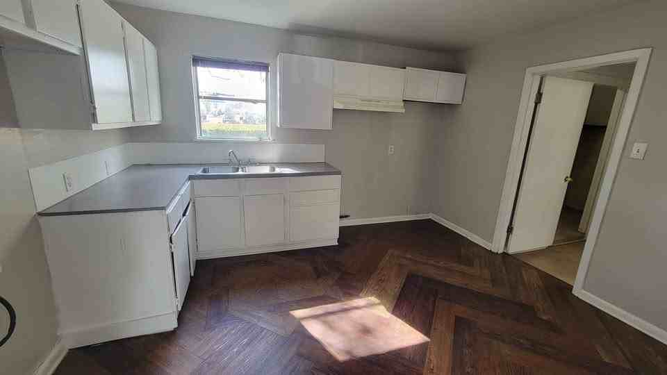 1105 Norris Dr #1 - Photo 4 of 9