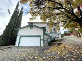 featured image of 2805 Rose Ct