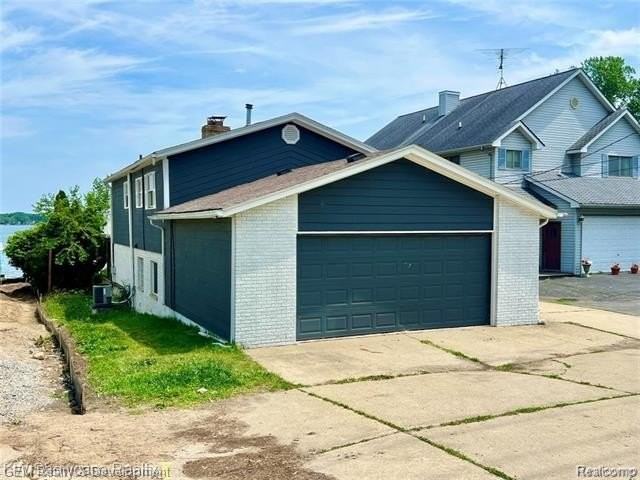 1869 Union Lake Rd - Photo 2 of 26