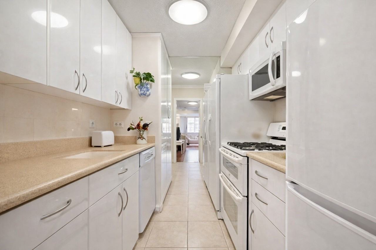 445 5th Ave #28EU - Photo 6 of 11