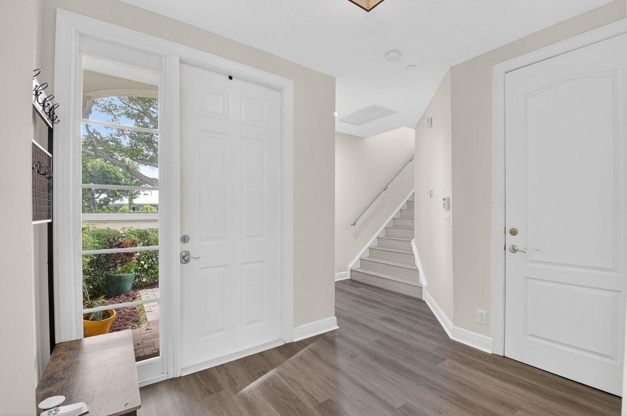 667 Ne Trieste Ln - Photo 5 of 43