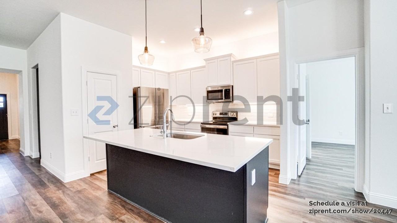 631 W Gould St - Photo 2 of 24