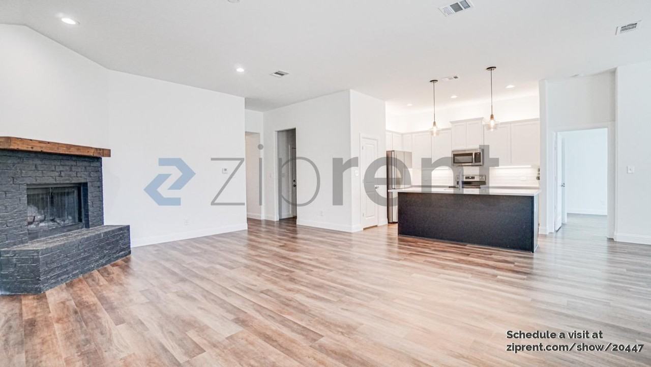 631 W Gould St - Photo 4 of 24