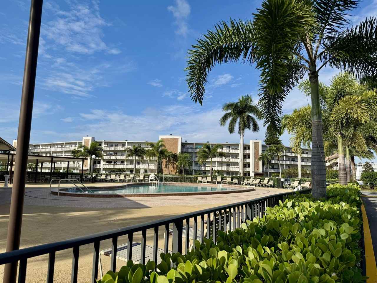 4053 Hythe C - Photo 2 of 41