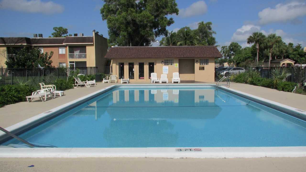 6100 Forest Hill Blvd #202 - Photo 2 of 26