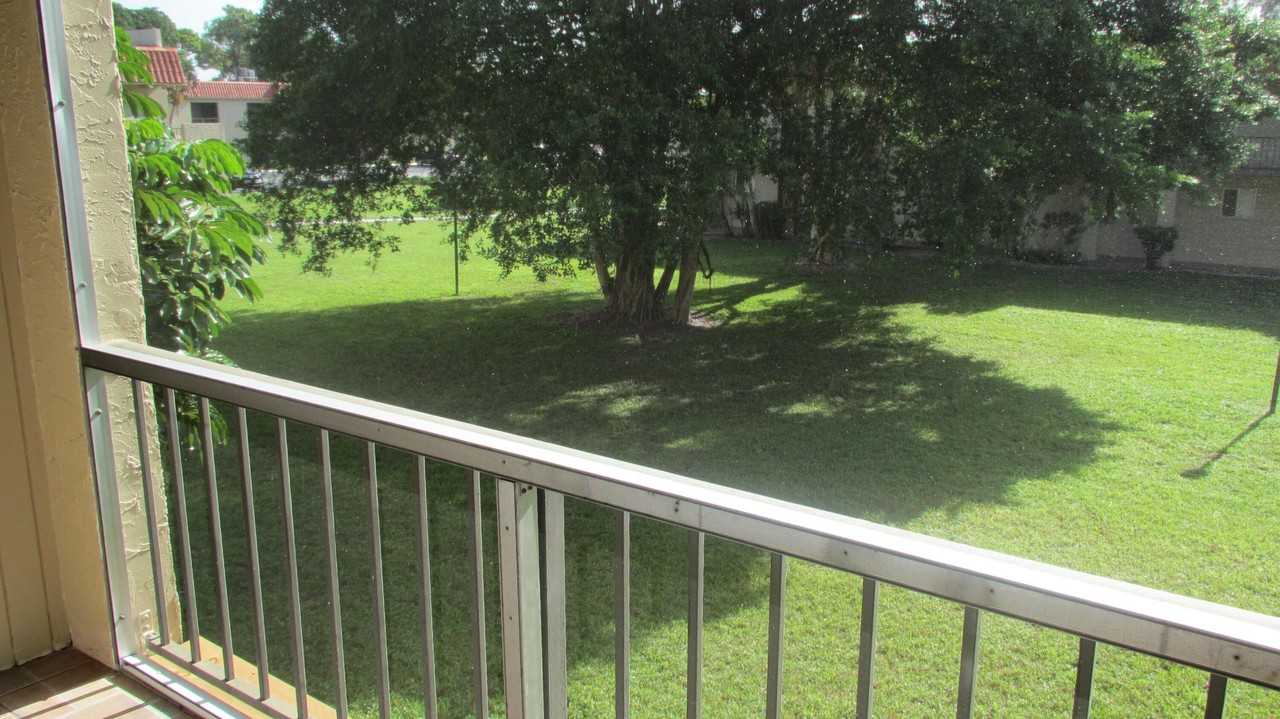 6100 Forest Hill Blvd #202 - Photo 5 of 26