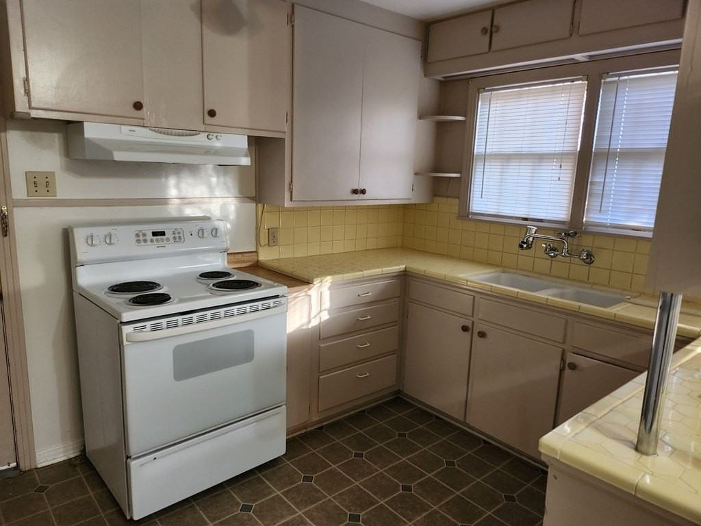 2503 Jann Dr - Photo 4 of 11