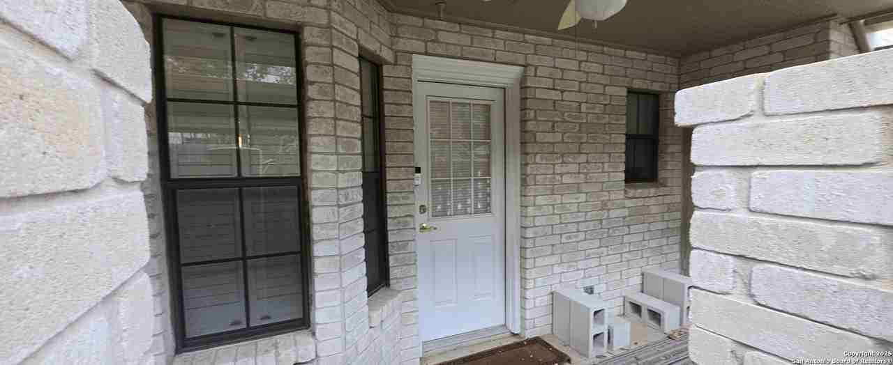 8415 Fredericksburg Rd Apt 401 #401 - Photo 5 of 28